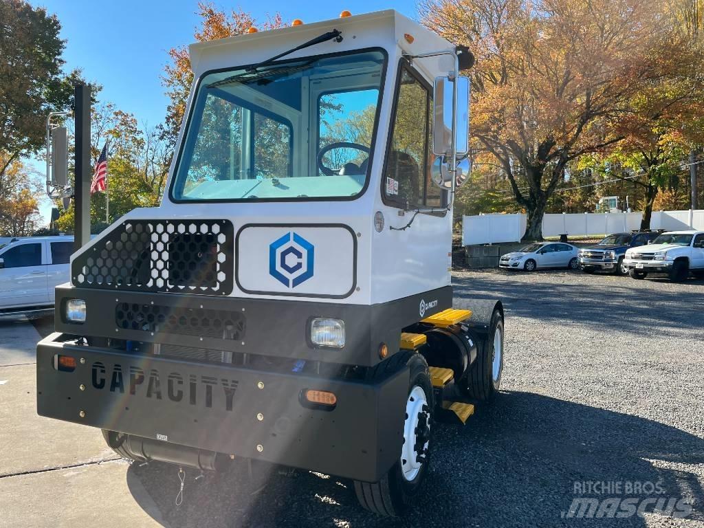 Capacity TJ9000 DOT Terminaltraktorer