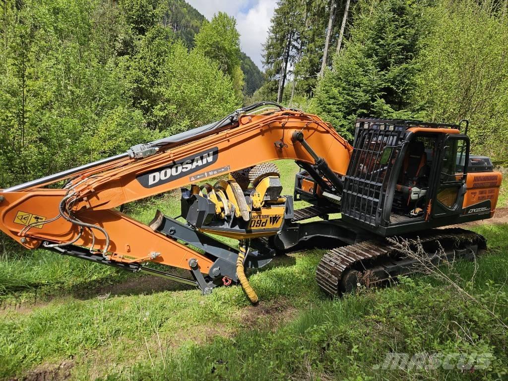 Doosan DX 235 NLC - 5 Gravemaskiner til skovbrug