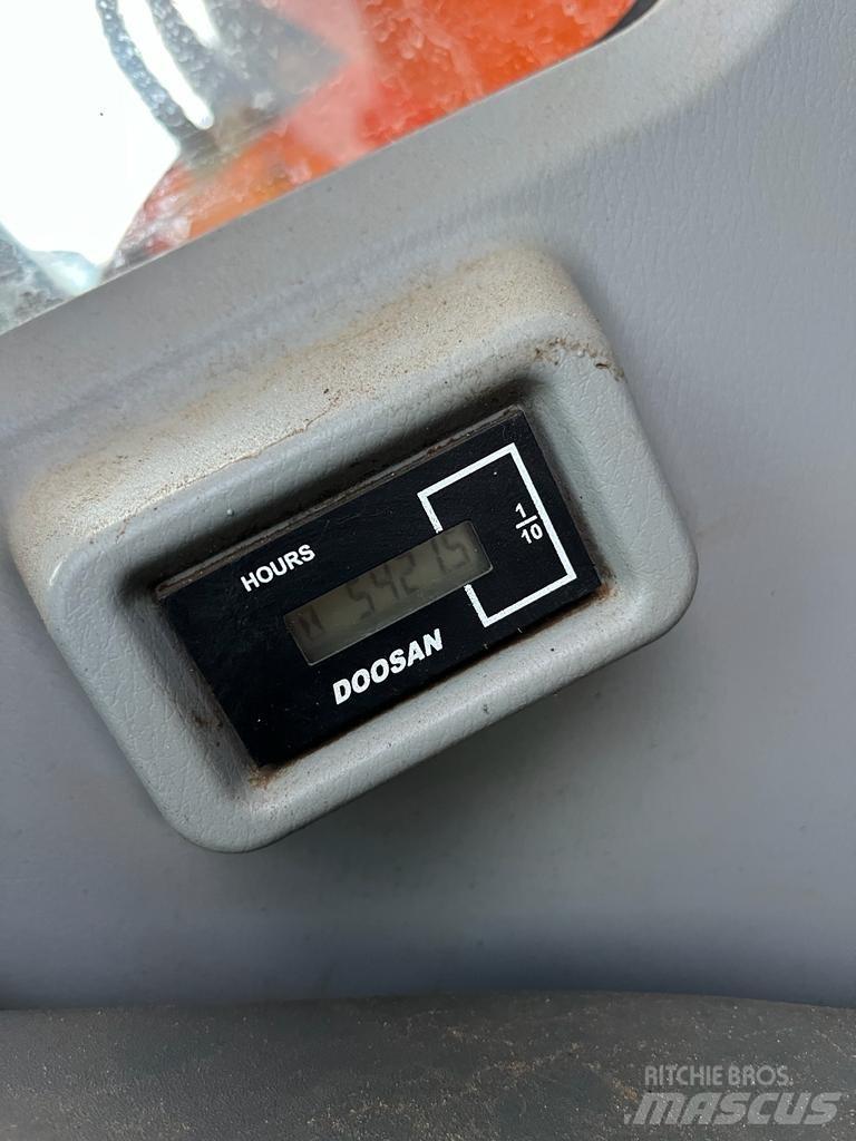 Doosan DX140 LCR Gravemaskiner på larvebånd