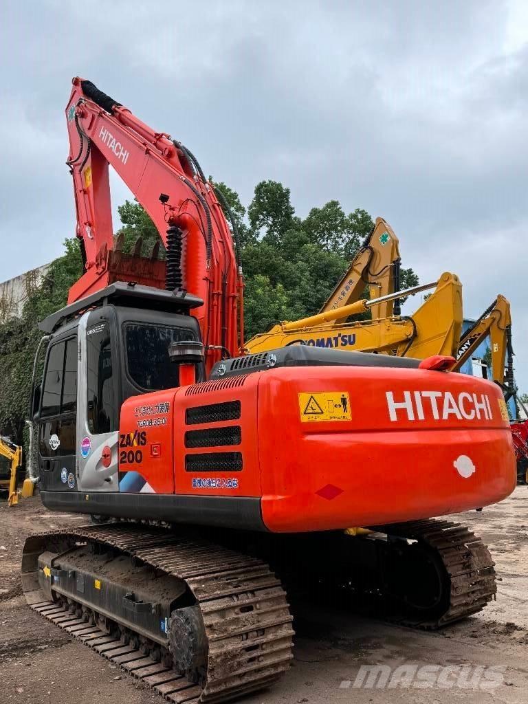Hitachi ZX 200 Gravemaskiner på larvebånd