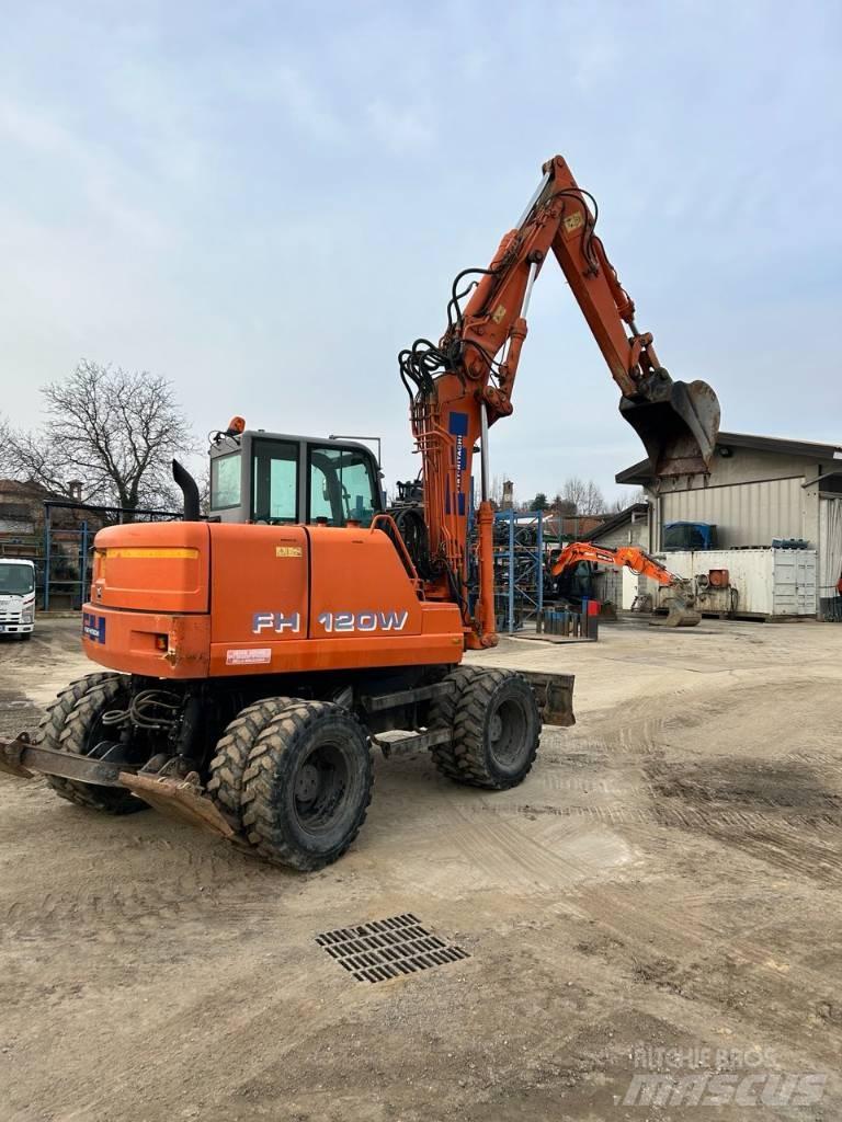 Fiat-Hitachi fh 120 Gravemaskiner på hjul