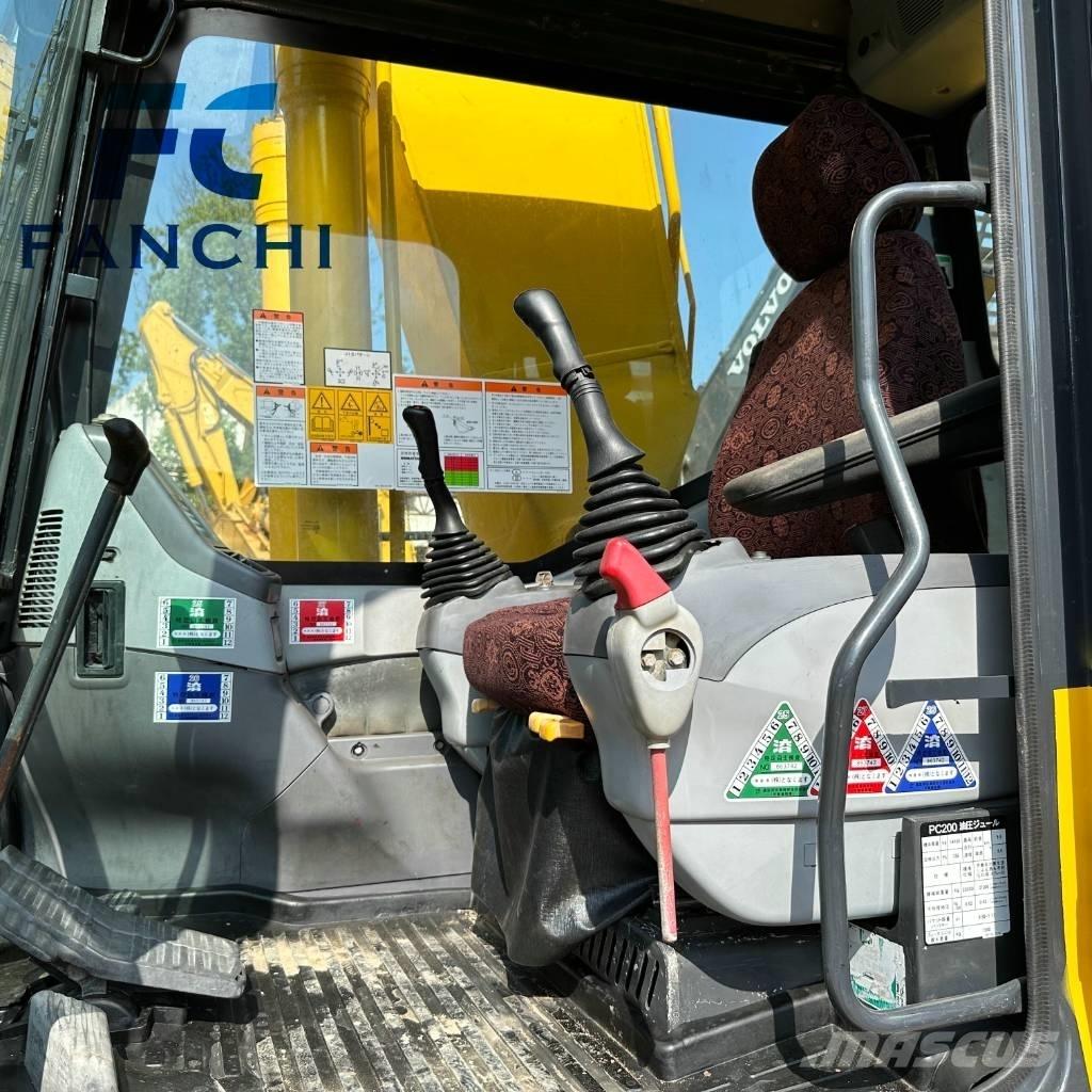 Komatsu PC 200-8 Gravemaskiner på larvebånd