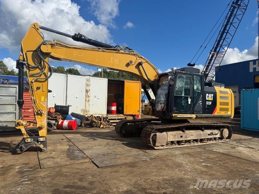 CAT 323 F L Gravemaskiner på larvebånd