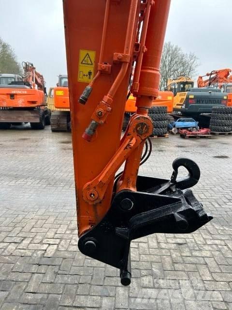 Hitachi ZX140W-5B Gravemaskiner på hjul