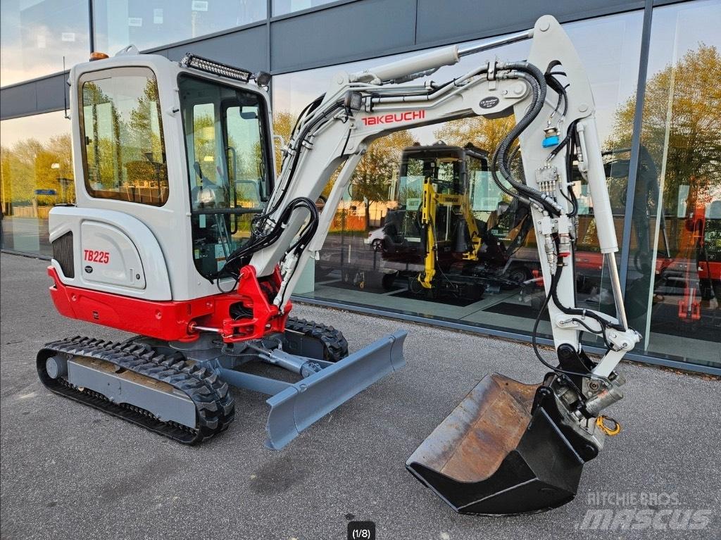 Takeuchi TB 225 Minigravemaskiner