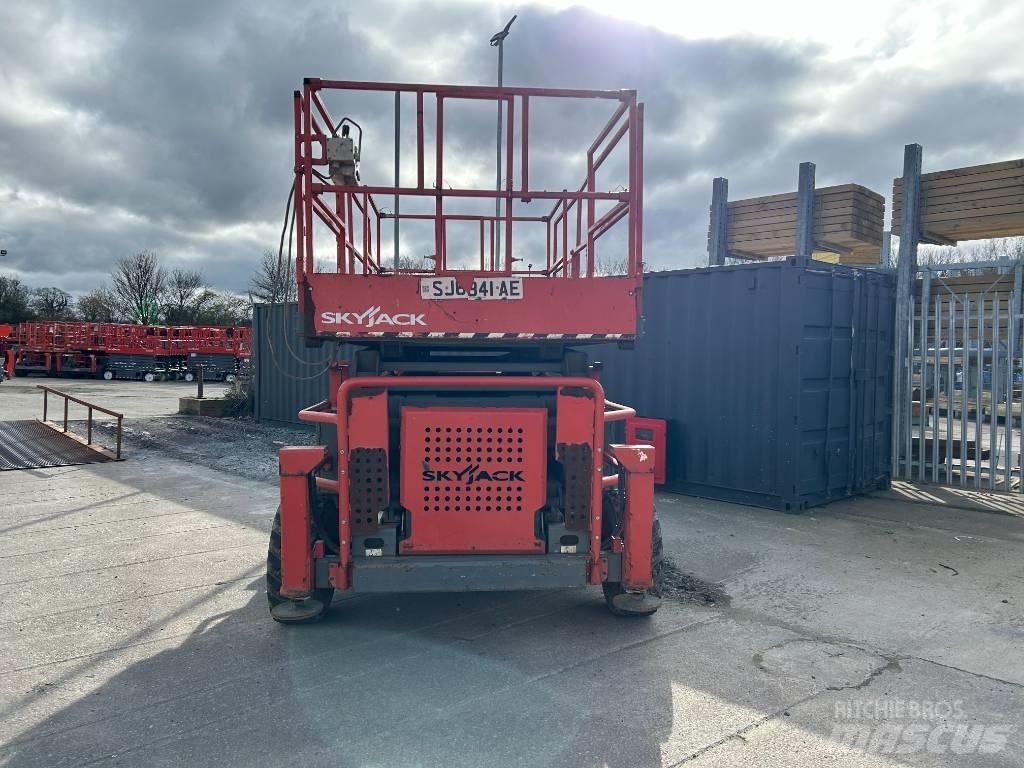 SkyJack SJ 8841 RT Saxlifte