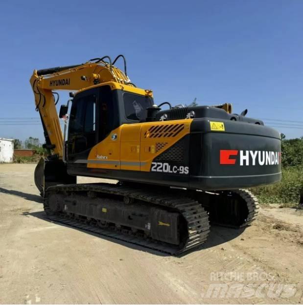 Hyundai R220-9S Gravemaskiner på larvebånd