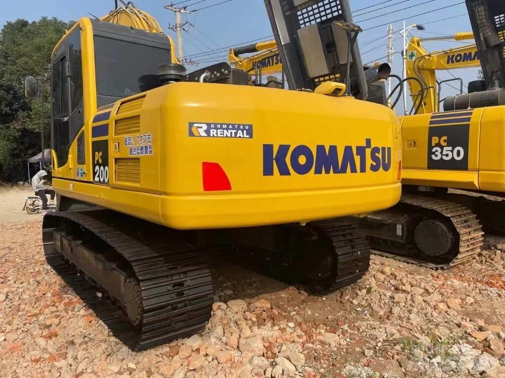 Komatsu PC 200 Gravemaskiner på larvebånd