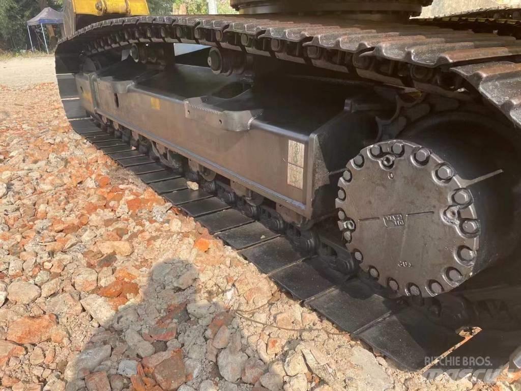 Komatsu PC 200 Gravemaskiner på larvebånd