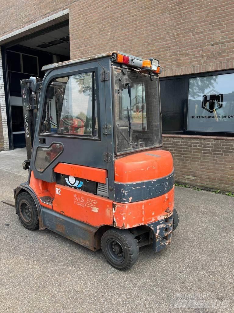 Toyota 7FBMF25 El gaffeltrucks