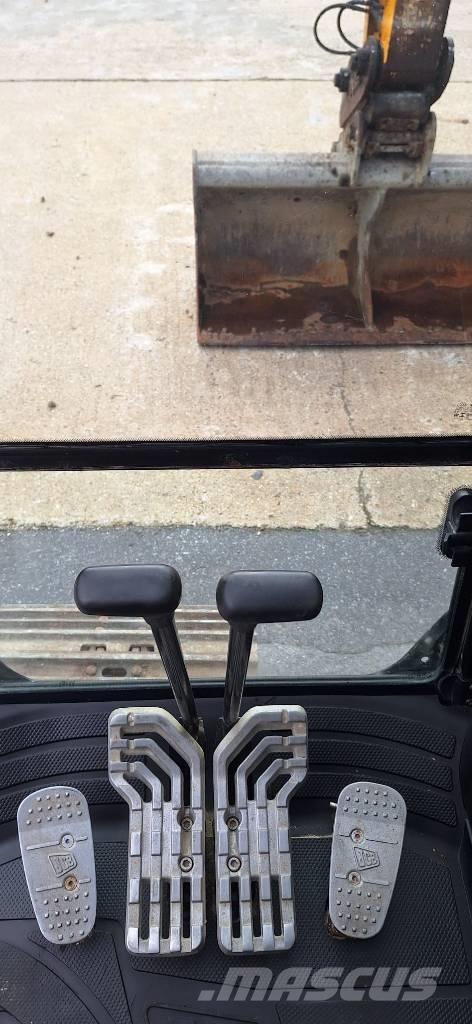 JCB JS 131 LC Gravemaskiner på larvebånd