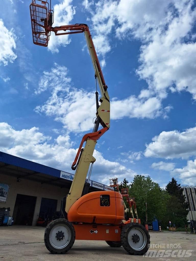 JLG 600 AJ Bomlifte med knækarm