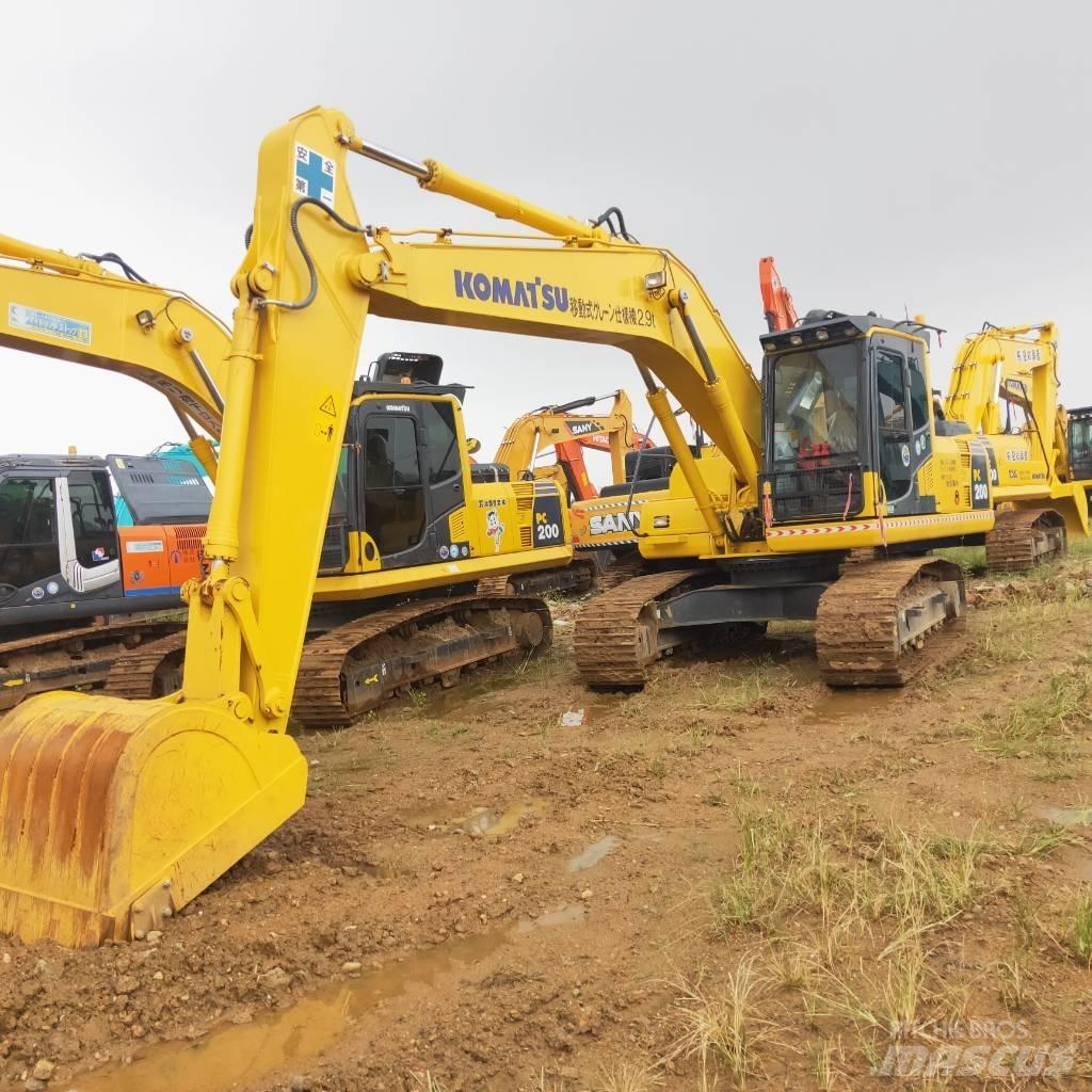 Komatsu PC200-8 Gravemaskiner på larvebånd