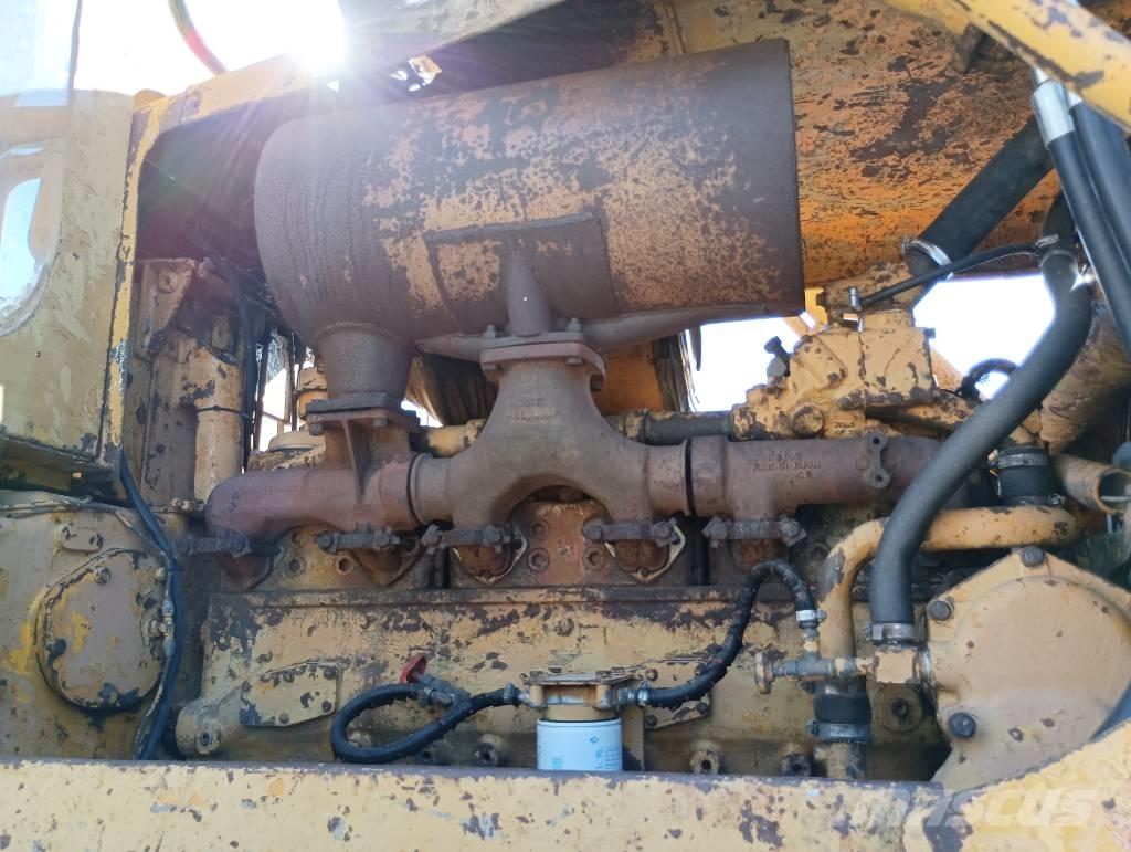 Komatsu D 85 A-12 Bulldozer på larvebånd