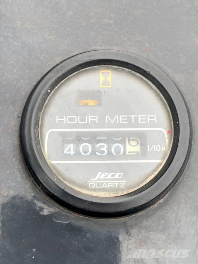 Unic URW 376 Minikraner