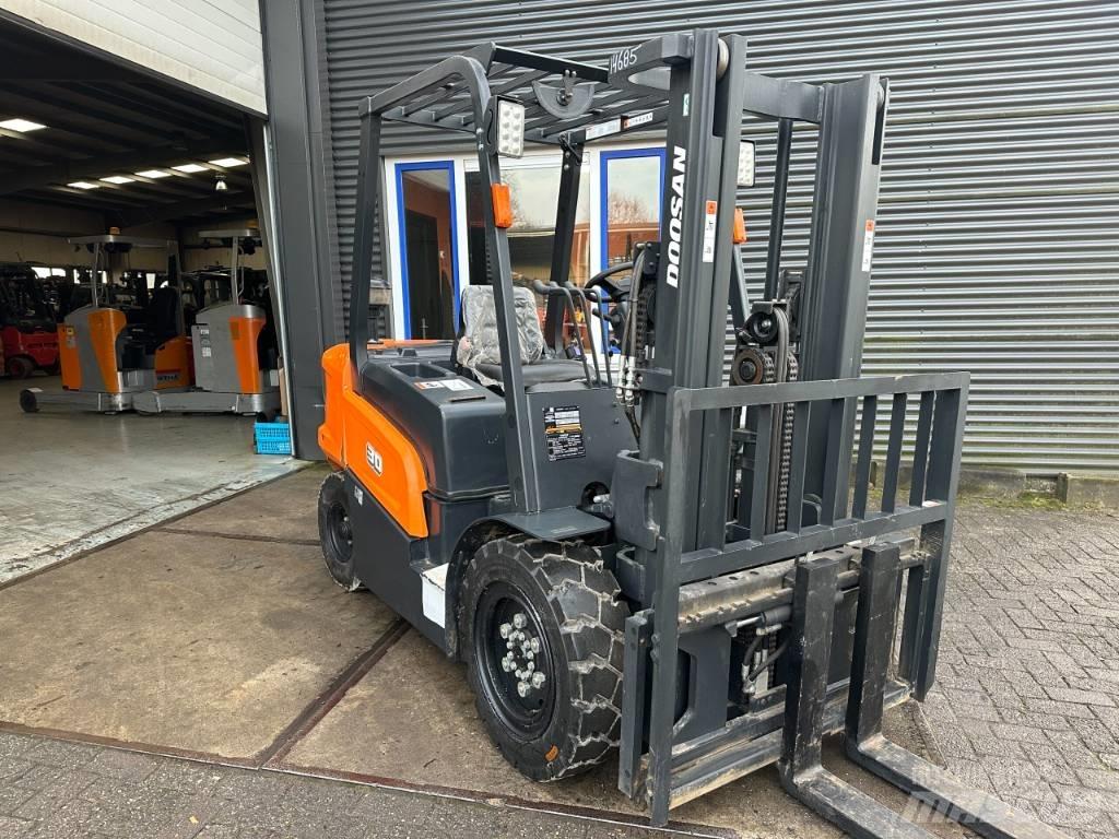 Doosan D30NX Diesel gaffeltrucks