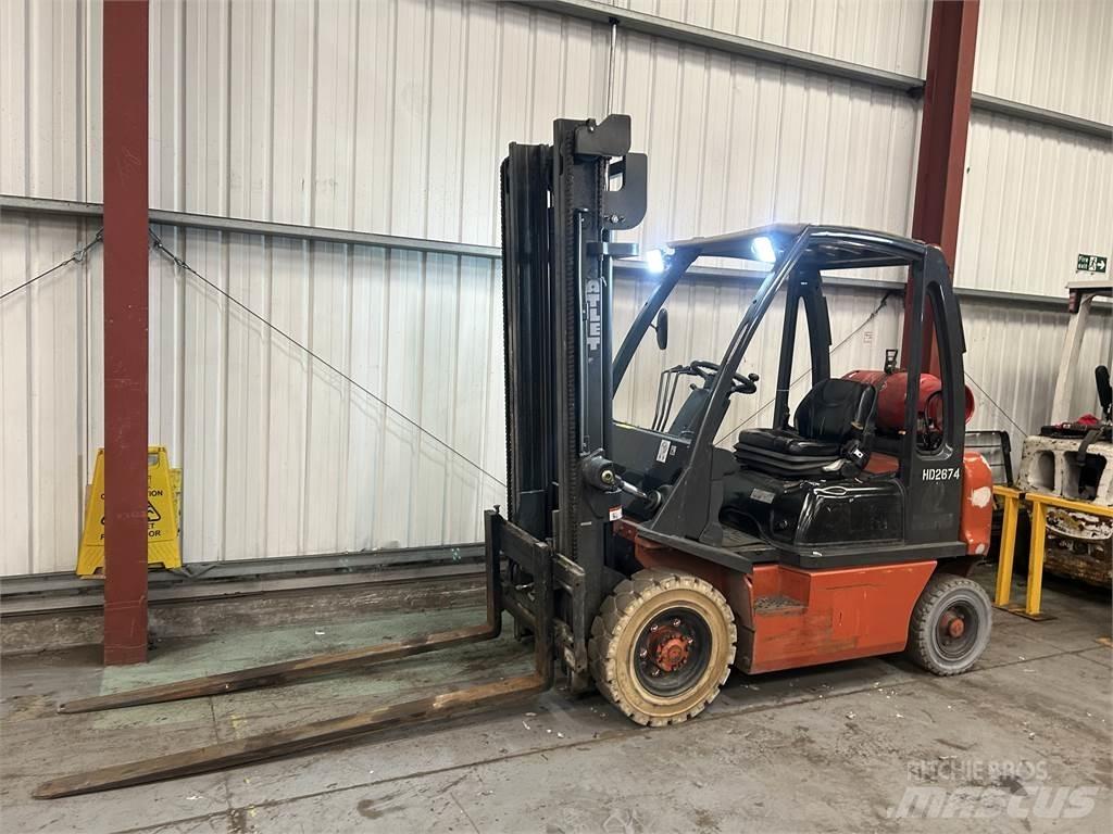 Nissan UD02A20PQ LPG gaffeltrucks