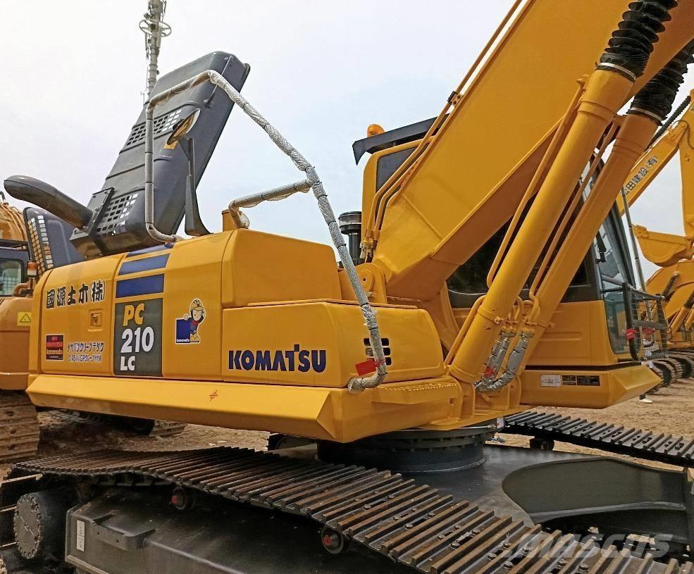 Komatsu PC 210 Gravemaskiner på larvebånd