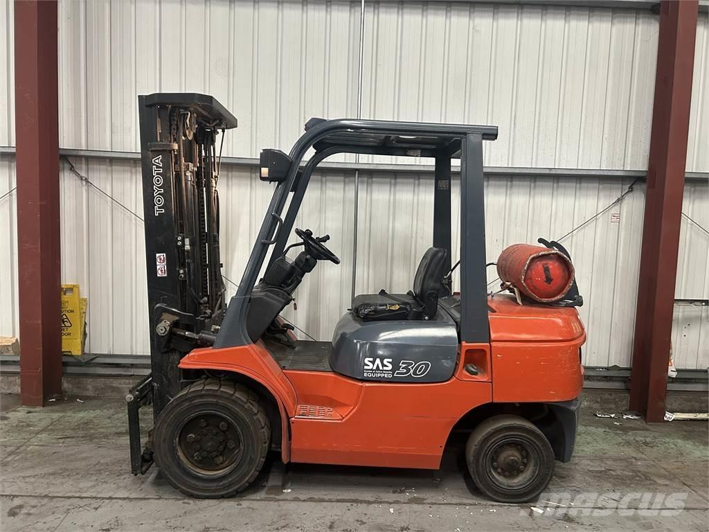 Toyota 7FGF30 LPG gaffeltrucks