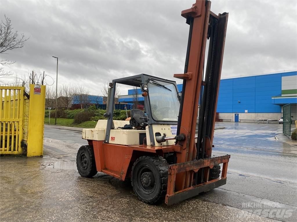 Nissan BF05H50U Diesel gaffeltrucks