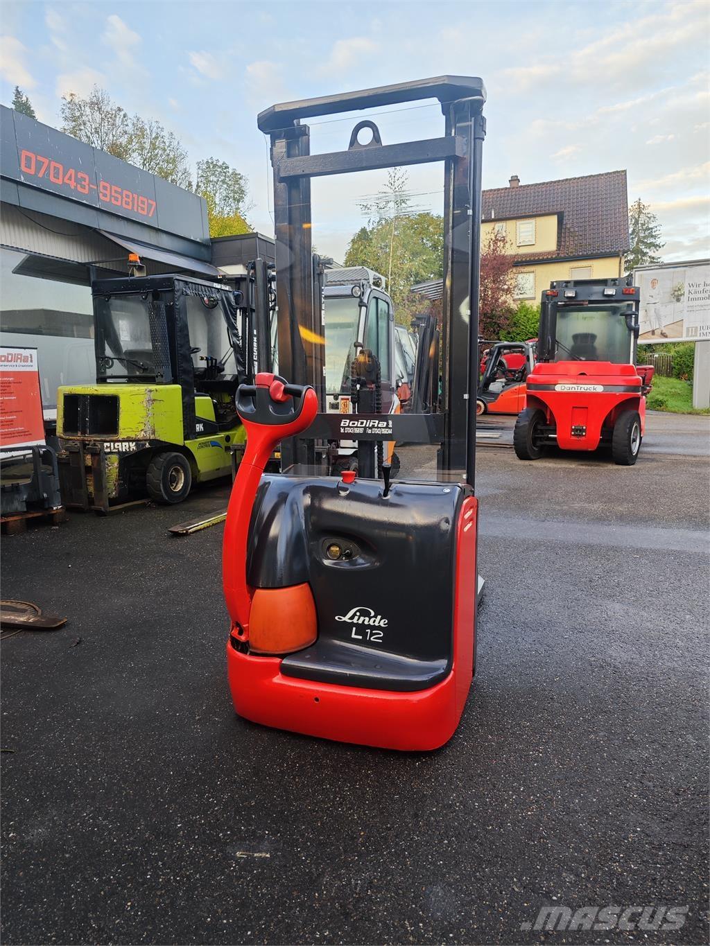 Linde L 12 Selvkørende stablere