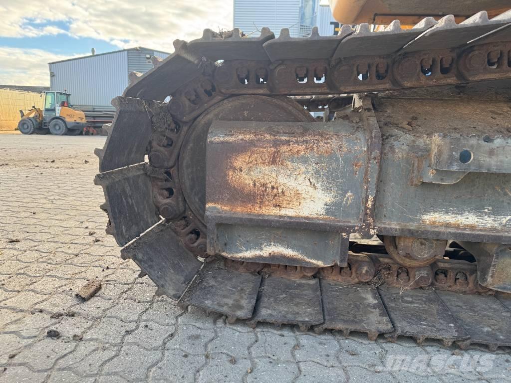 Liebherr R 922 Gravemaskiner på larvebånd