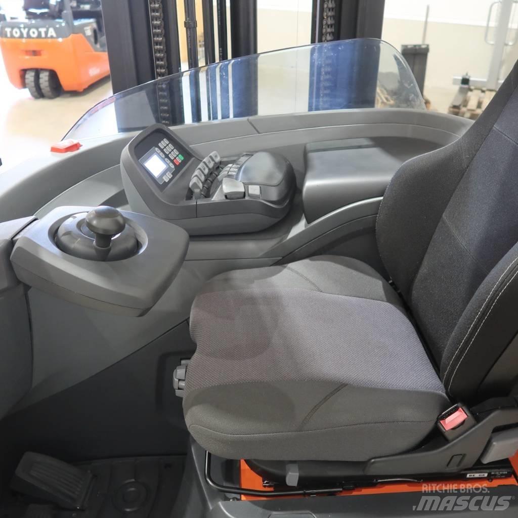 Toyota RRE160H Reachtruck