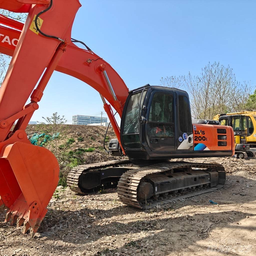 Hitachi ZX200 Gravemaskiner på larvebånd