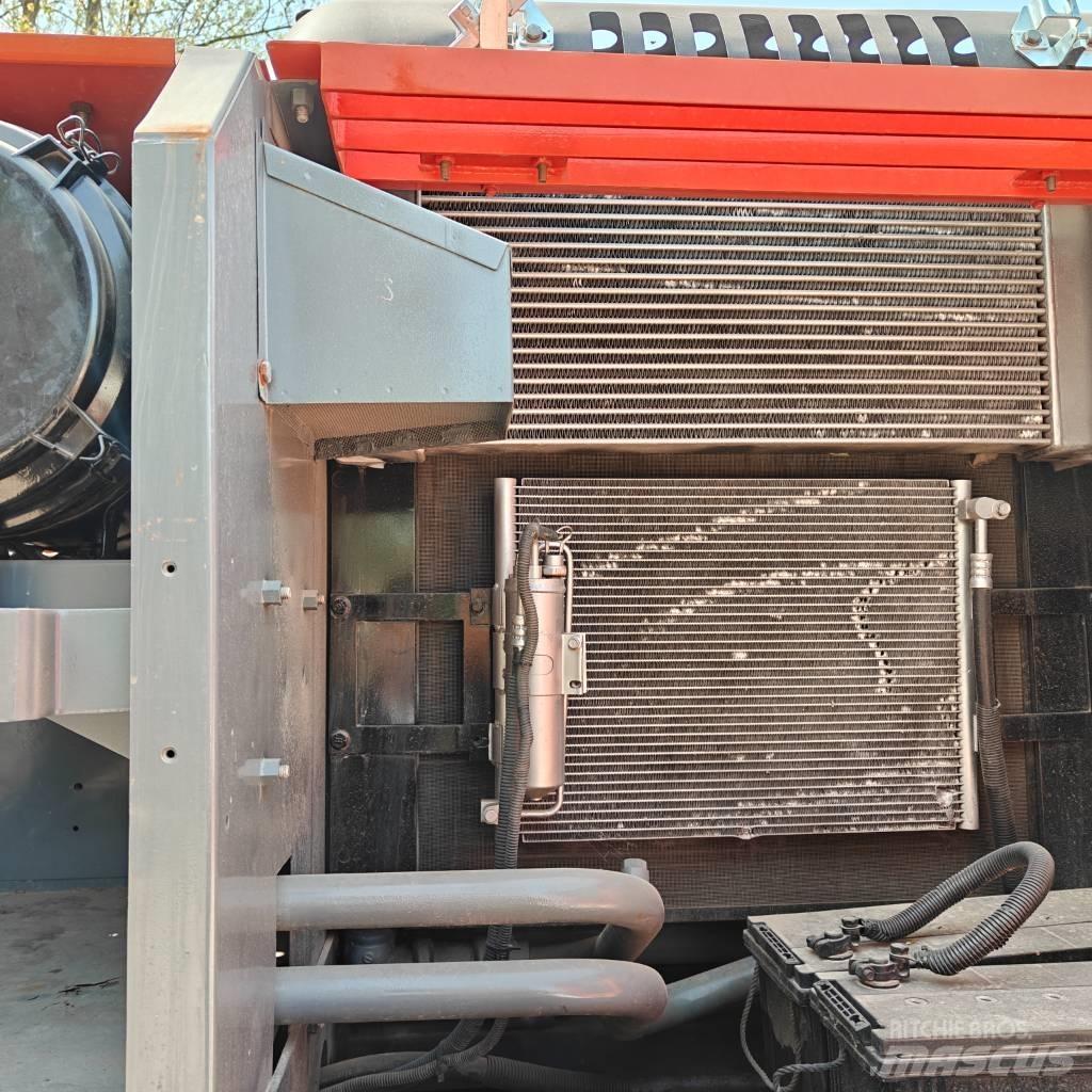 Hitachi ZX200 Gravemaskiner på larvebånd