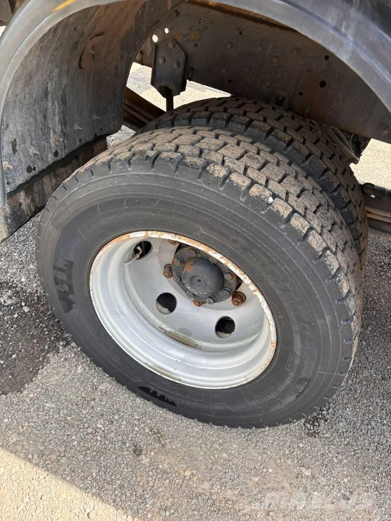 MAN L 2000 Lastbilmonterede lifte
