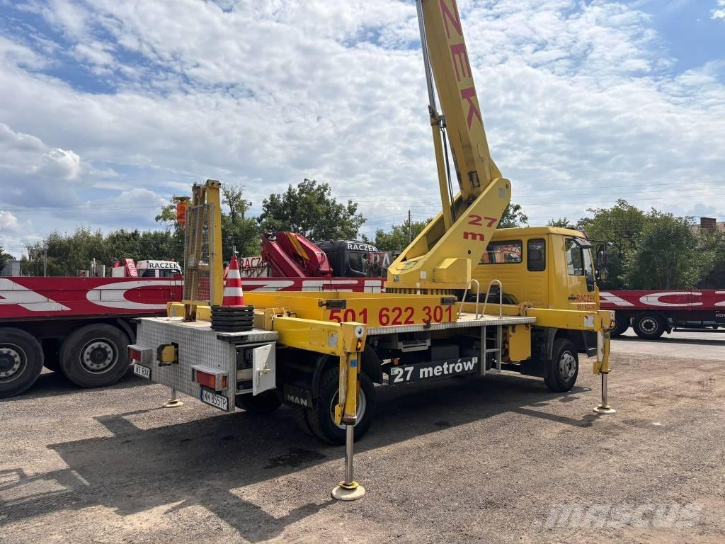 MAN L 2000 Lastbilmonterede lifte