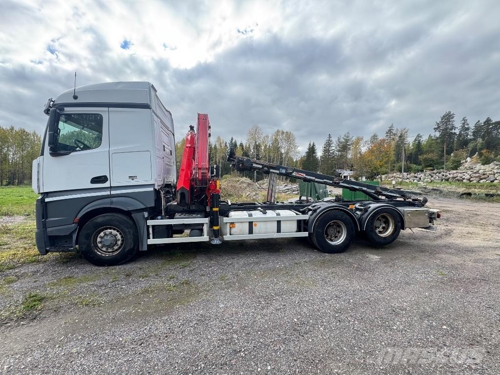 Mercedes-Benz 2653 L Lastbil med kran