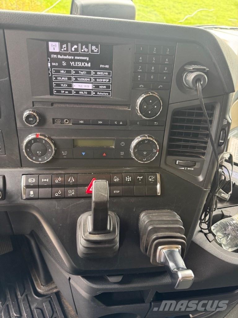 Mercedes-Benz 2653 L Lastbil med kran