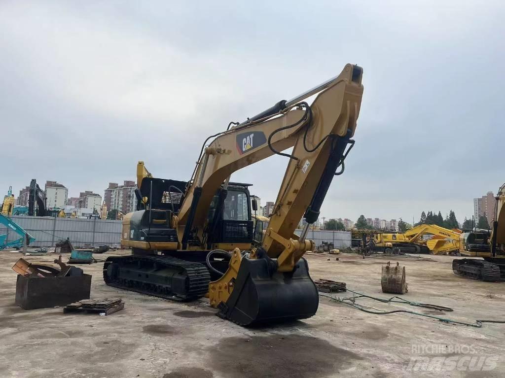 CAT 325D Gravemaskiner på larvebånd