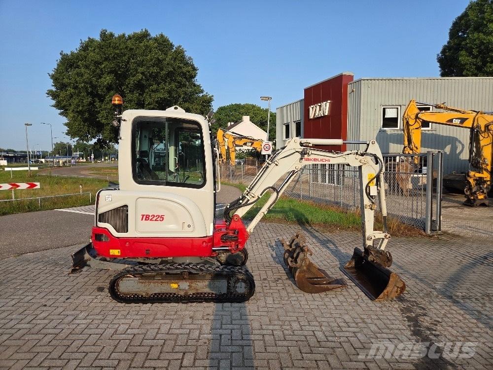 Takeuchi TB225 Minigravemaskiner