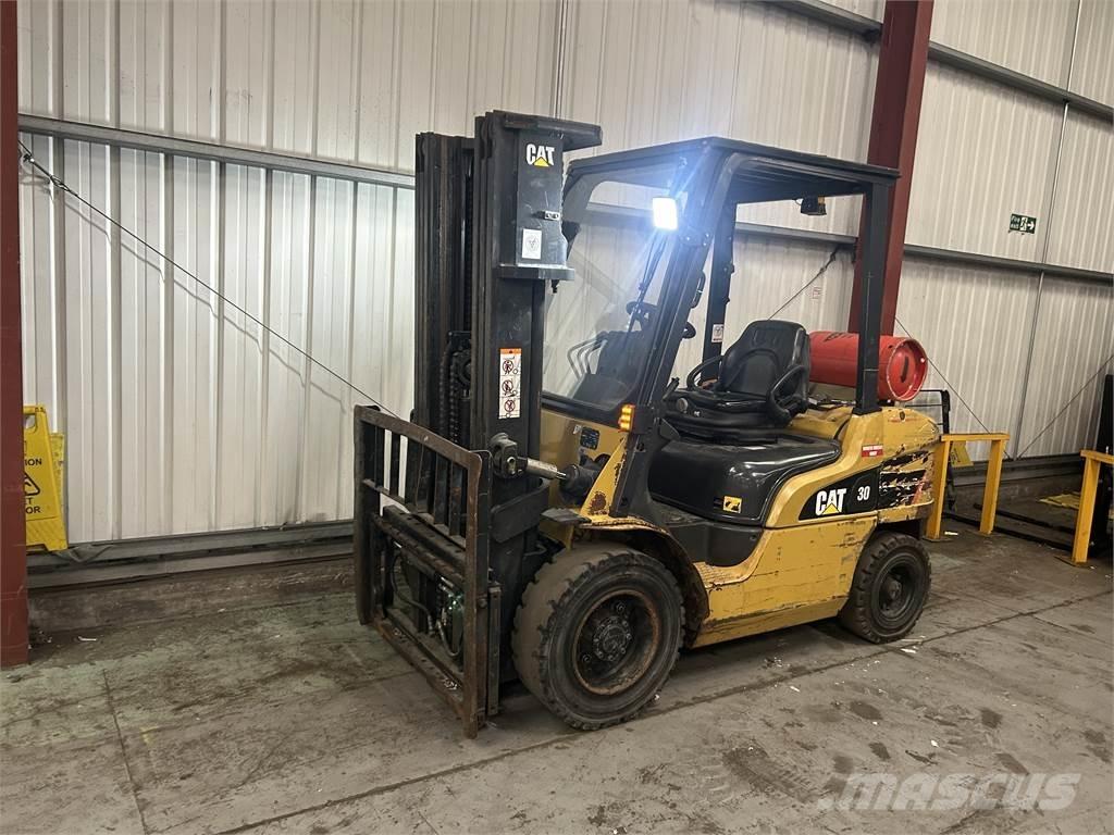 CAT GP30NT LPG gaffeltrucks