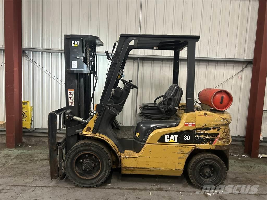 CAT GP30NT LPG gaffeltrucks
