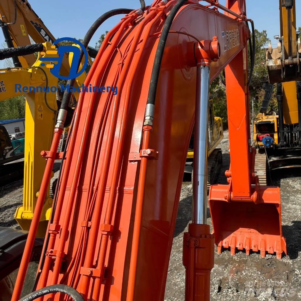 Hitachi ZX 240-3 Gravemaskiner på larvebånd