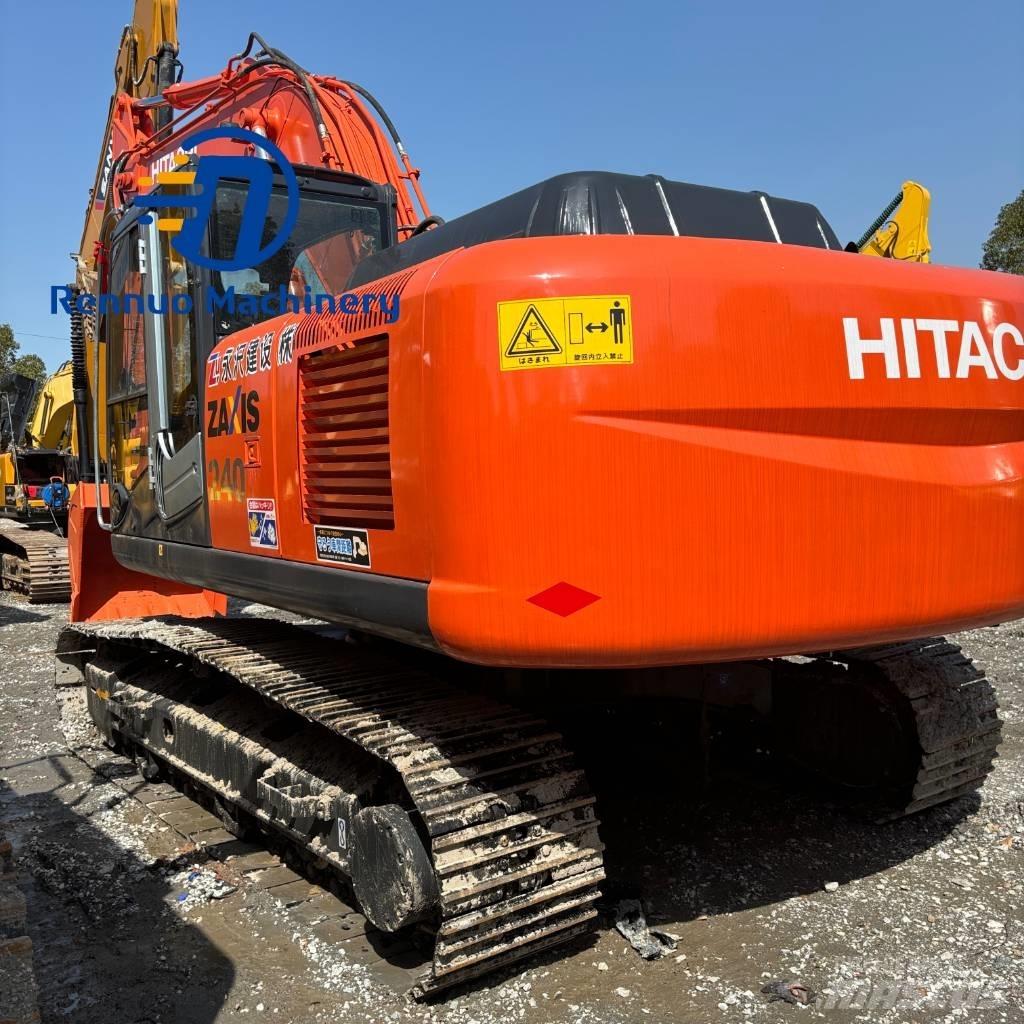 Hitachi ZX 240-3 Gravemaskiner på larvebånd