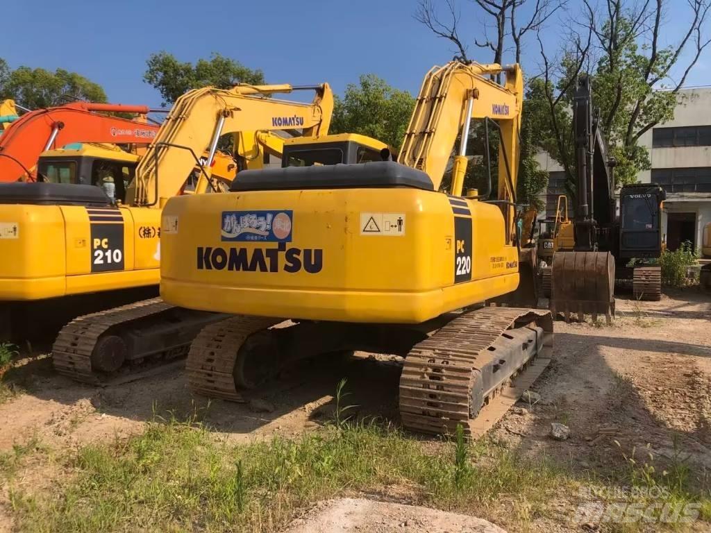Komatsu PC220-7 Gravemaskiner på larvebånd