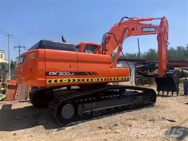 Doosan DX 300 LC Gravemaskiner på larvebånd