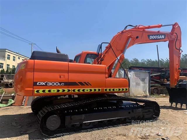 Doosan DX 300 LC Gravemaskiner på larvebånd