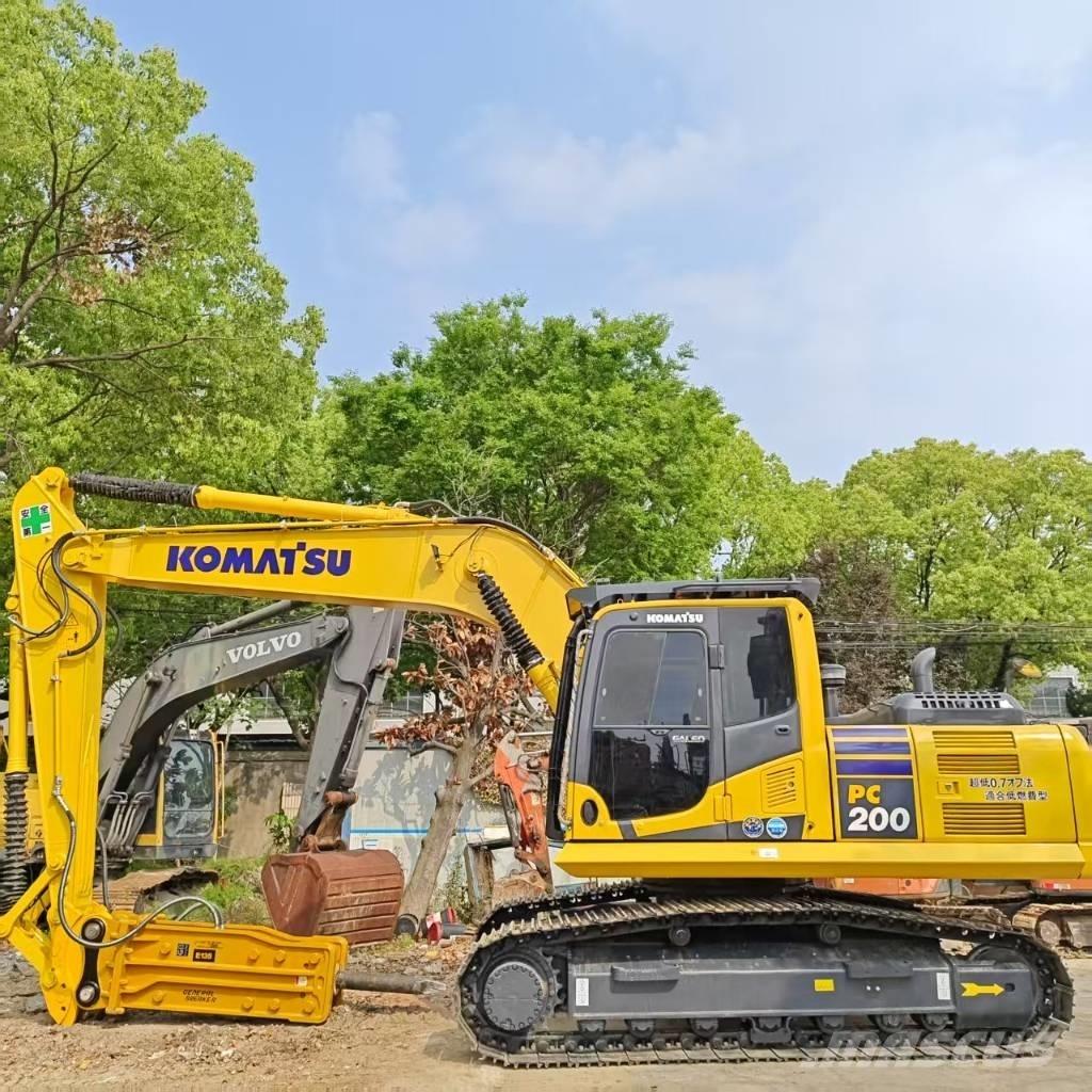 Komatsu PC 200 Gravemaskiner på larvebånd