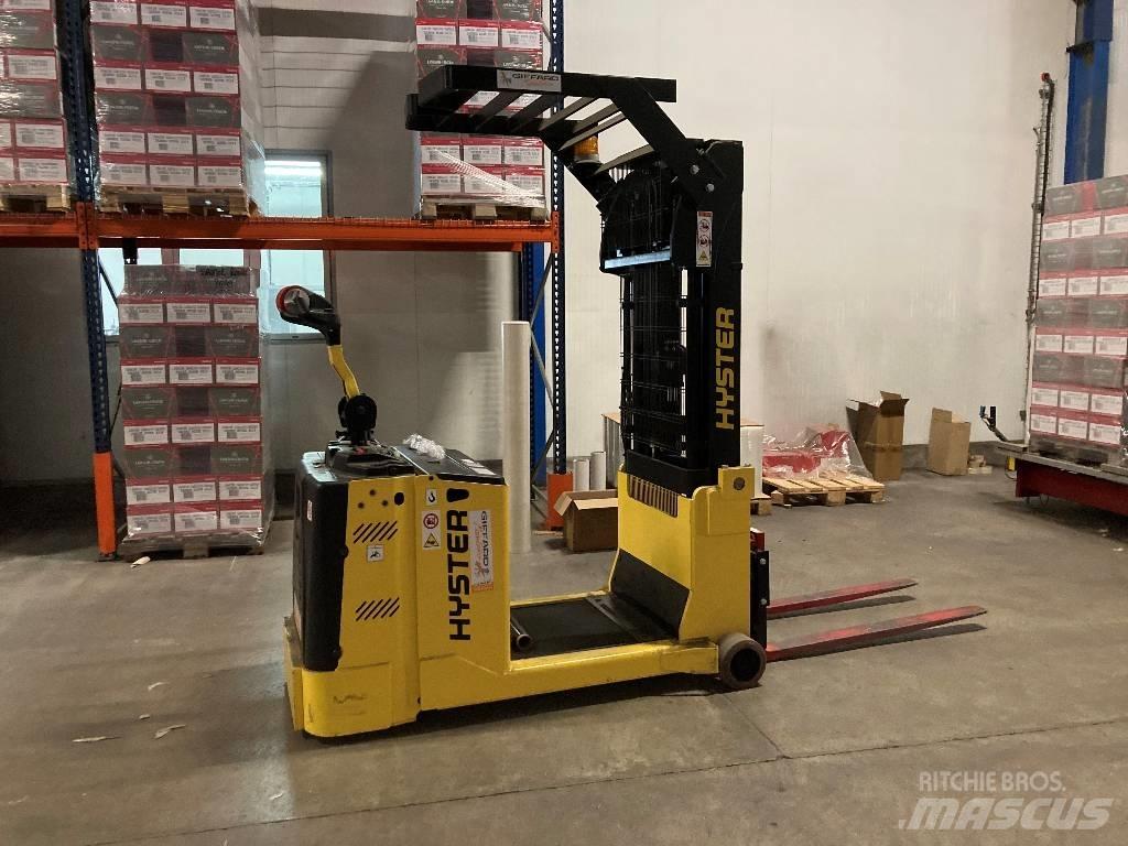 Hyster S1.2C Gaffelstabler med gående fører