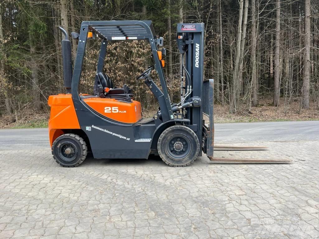 Doosan D 25 GP Diesel gaffeltrucks