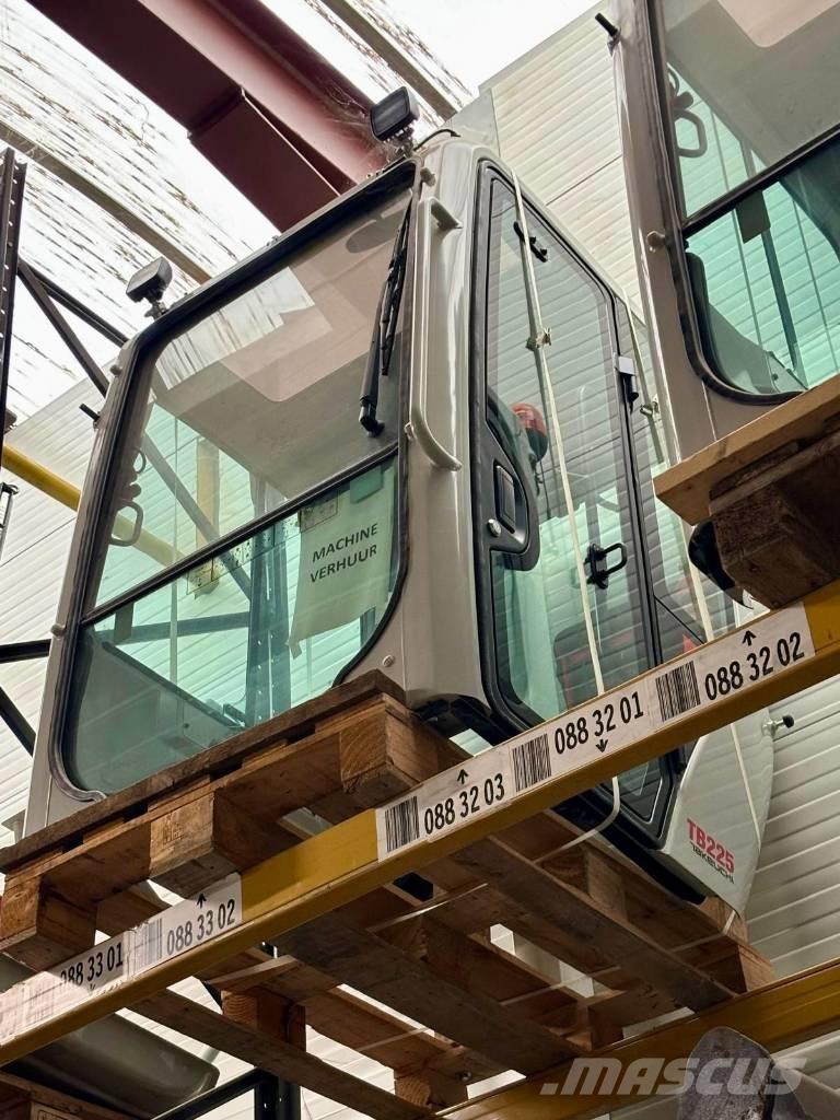 Takeuchi TB 225 Minigravemaskiner