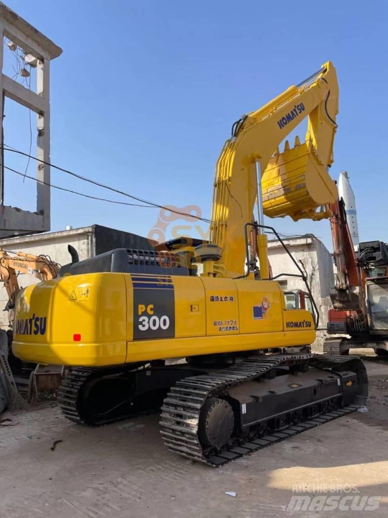 Komatsu PC 300 Gravemaskiner på larvebånd