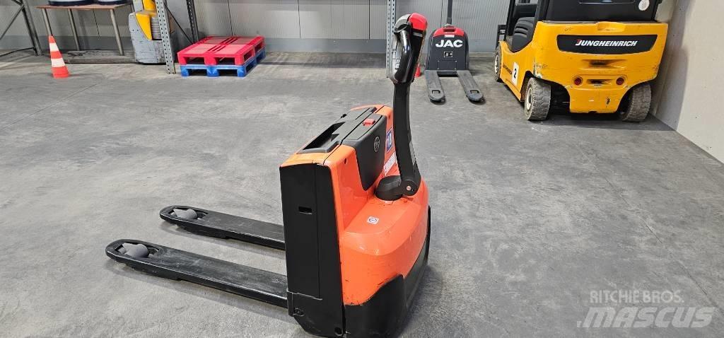 Toyota LWE 140 Plukketruck, lav