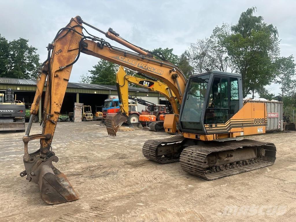 CASE 688 B 16 ton Gravemaskiner på larvebånd
