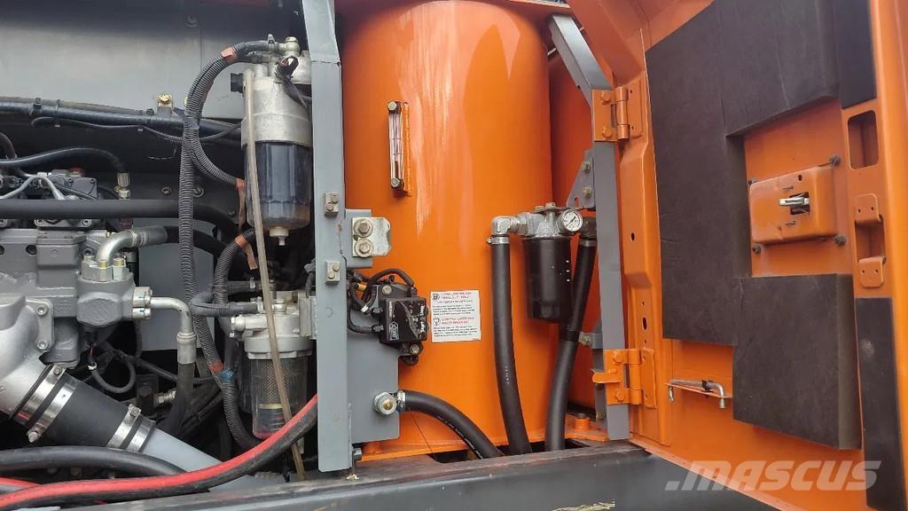 Hitachi ZX220W-5B Gravemaskiner på hjul